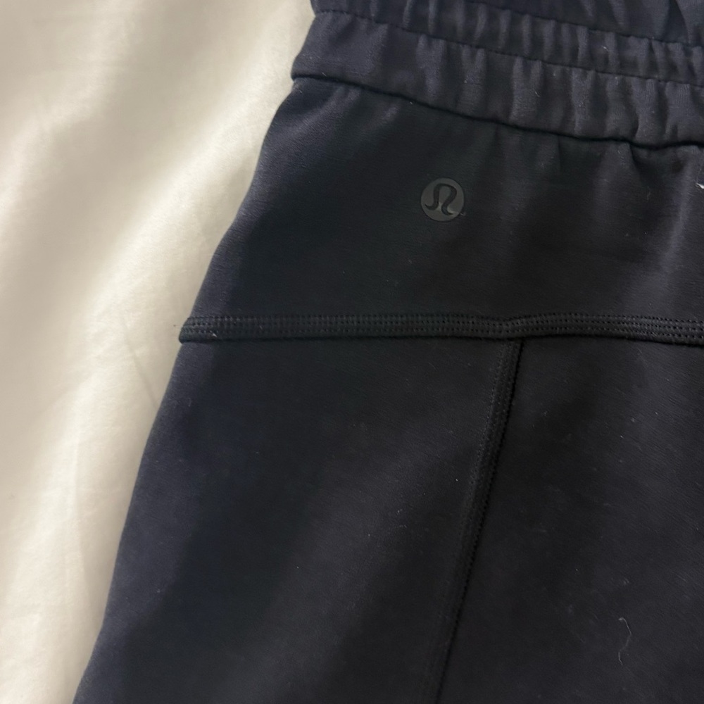 Lululemon Softstreme Shorts - Picture 7 of 7